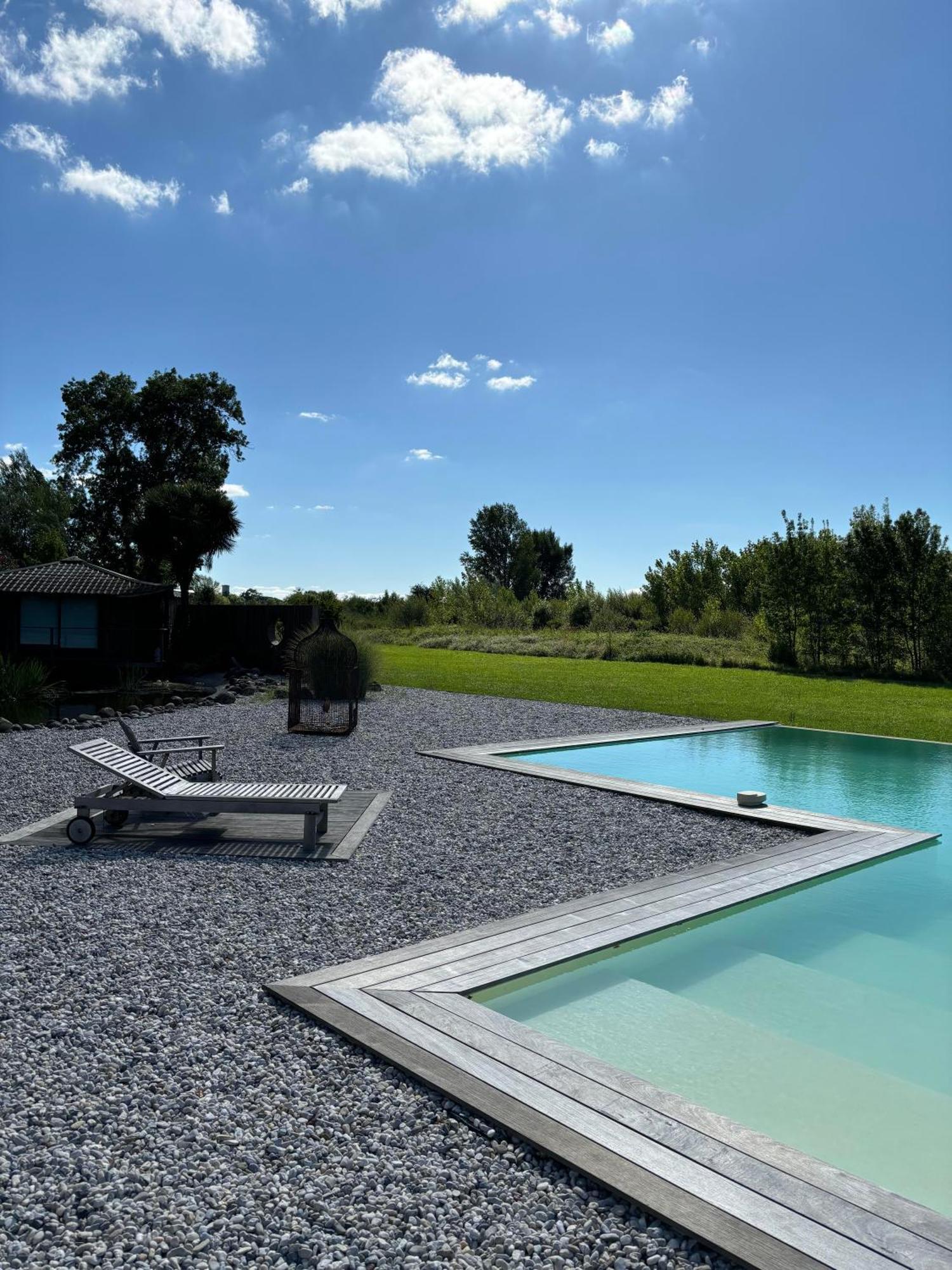 Grand Gite Avec Piscine Maison Port Valade Tabanac Ngoại thất bức ảnh